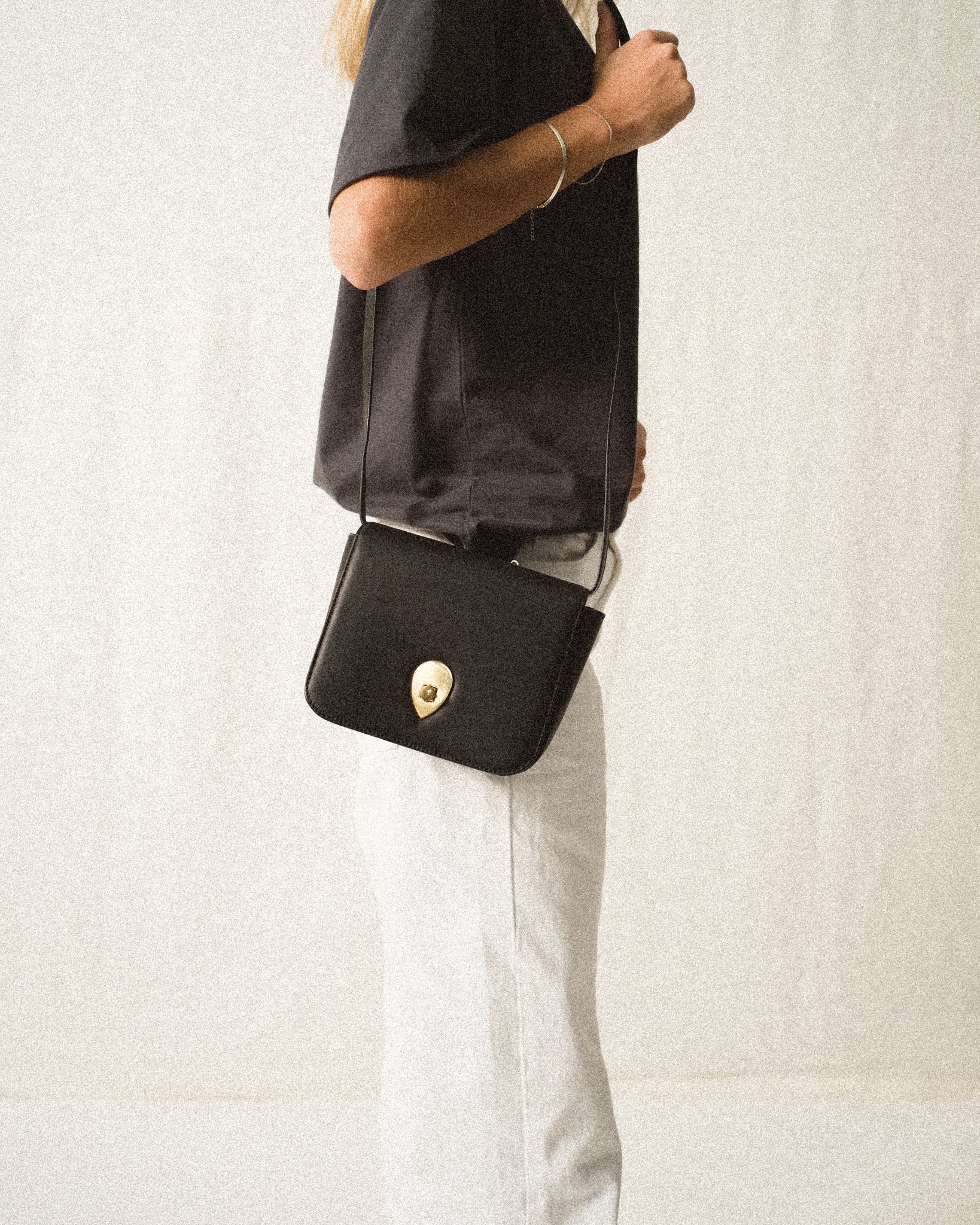 Nielle petite crossover bag Shiny lamb Black - Anonymous Copenhagen