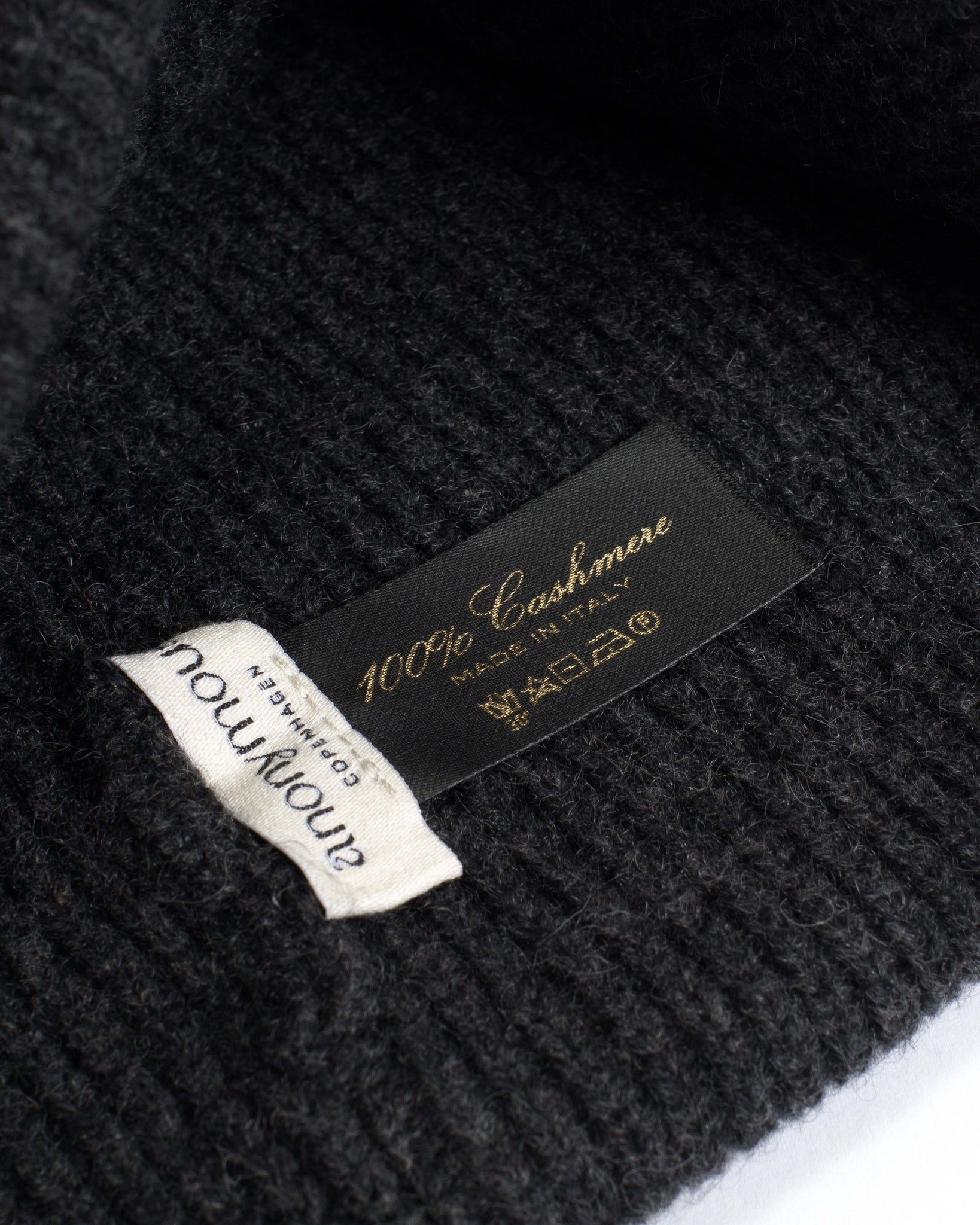 Vinni beanie 100% cashmere Dark grey